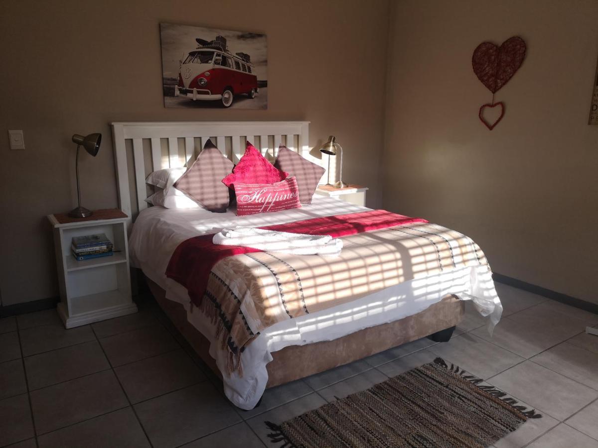 איסט לונדון Mackenzies Accommodation מראה חיצוני תמונה
