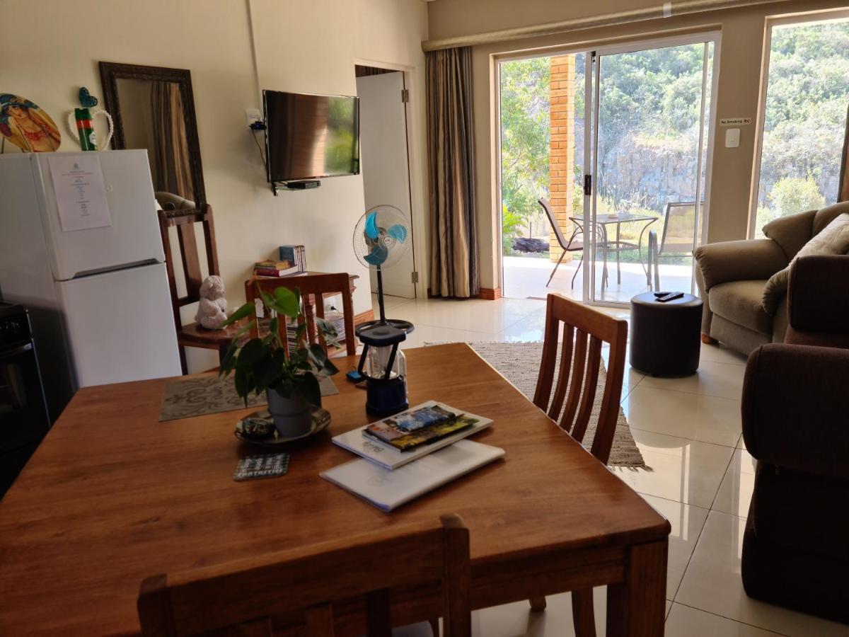 איסט לונדון Mackenzies Accommodation מראה חיצוני תמונה