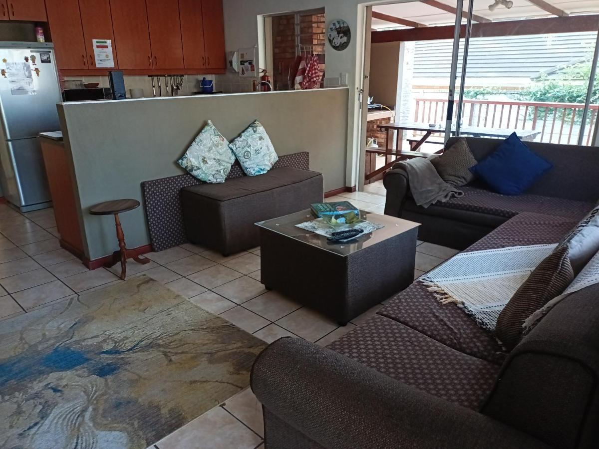 איסט לונדון Mackenzies Accommodation מראה חיצוני תמונה